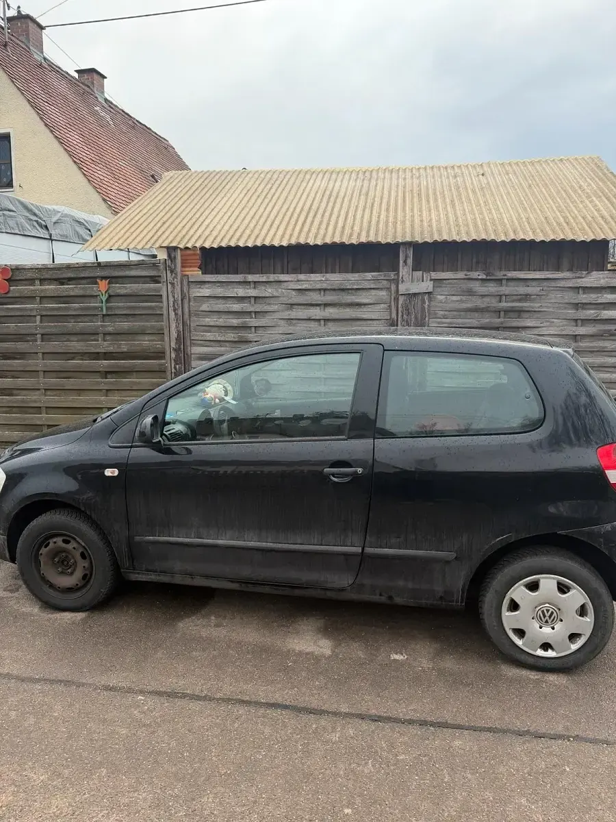 Gebraucht VW Fox 45 PS (33 kW) 2004 Schwarz Kleinwagen