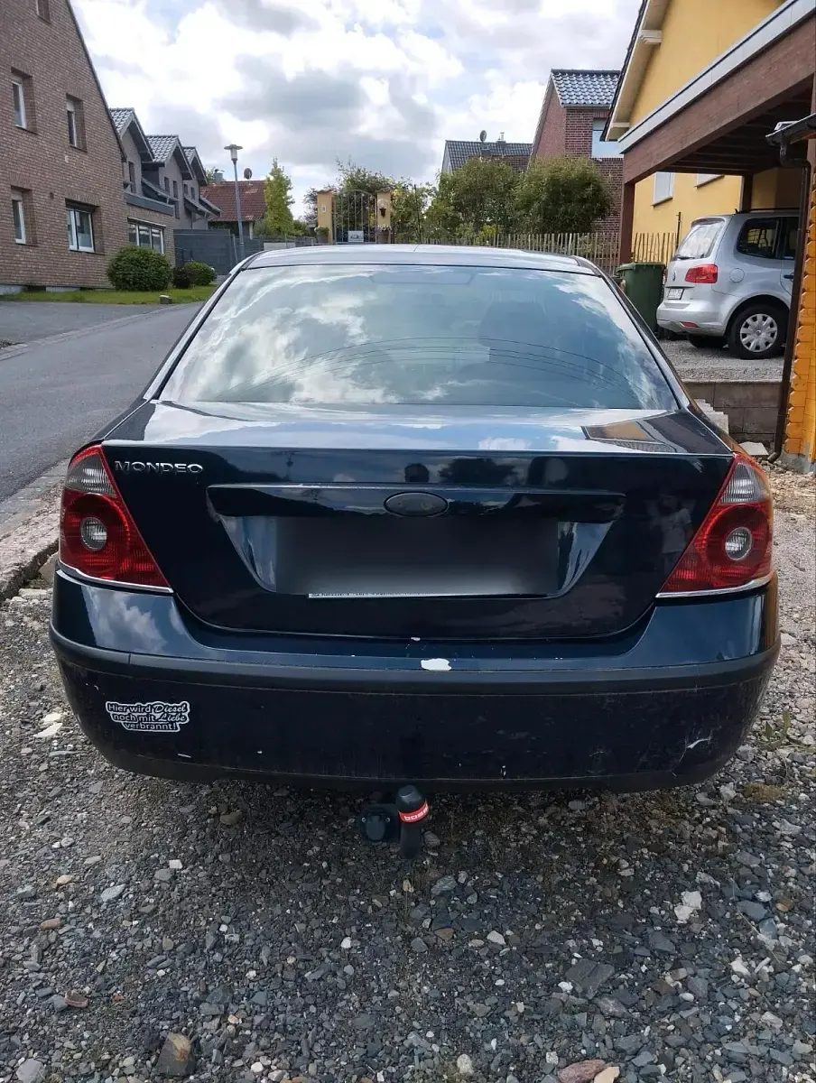 Gebraucht Ford Mondeo 115 PS (84 kW) 2006 Blau Limousine