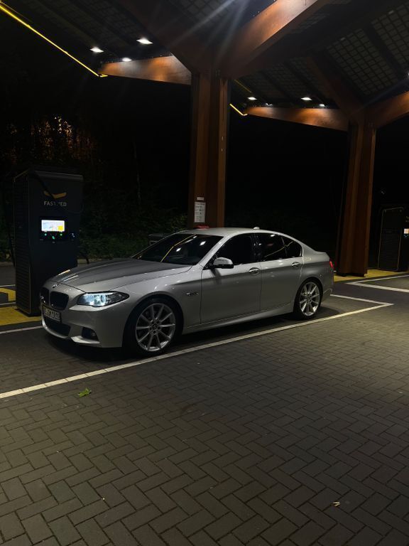 Silber Gebraucht 2014 BMW 530 M Sport Limousine | 20.000 € (Teuer) - Bild 1/4
