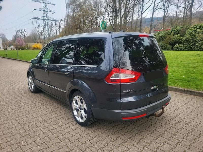 Gebraucht Ford Galaxy Titanium 163 PS (119 kW) 2010 Grau Van / Kleinbus