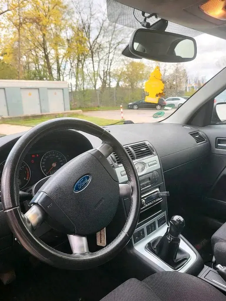 Gebraucht Ford Mondeo 131 PS (96 kW) 2004 Blau Limousine