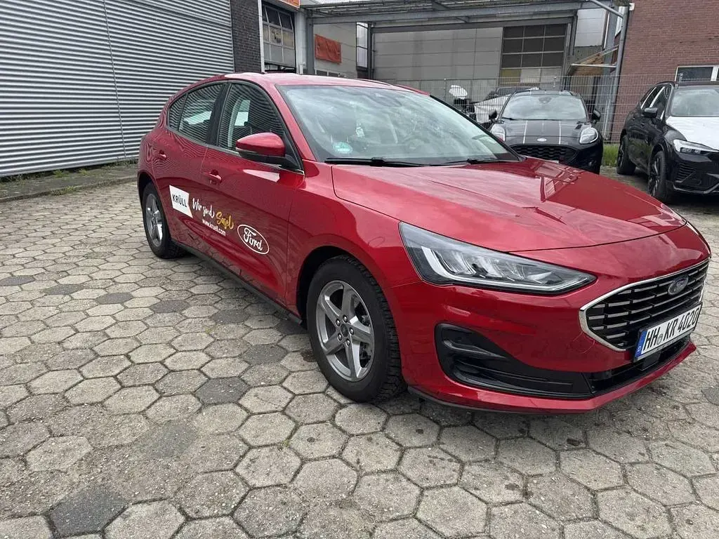 Gebraucht Ford Focus Titanium 155 PS (114 kW) 2025 Rot Limousine