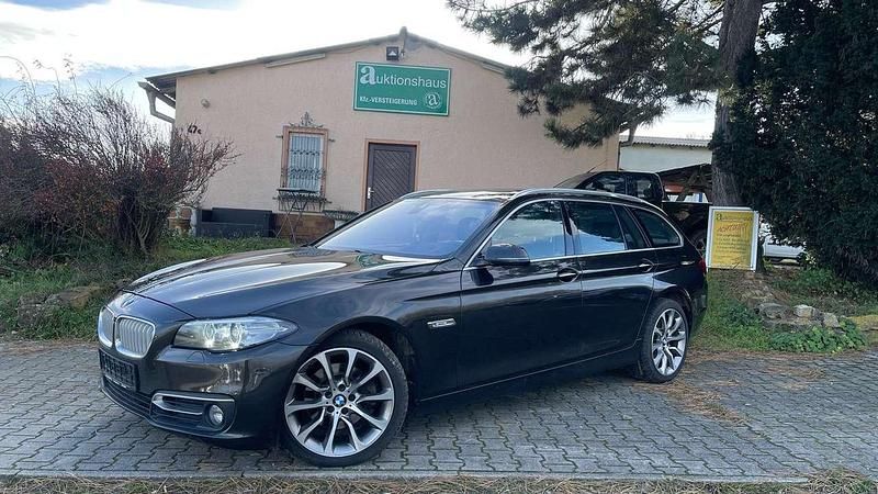 Gebraucht BMW 520 184 PS (135 kW) 2013 Jatoba metallic Kombi