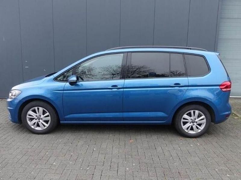 Gebraucht VW Touran 122 PS (89 kW) 2023 Blau Van / Kleinbus