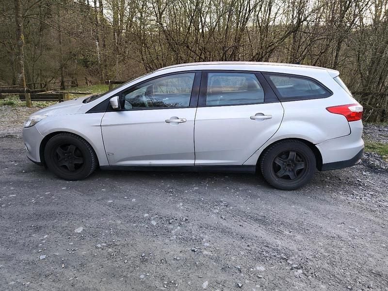 Second-hand Ford Focus 95 CP (69 kW) 2011 Argintiu Break