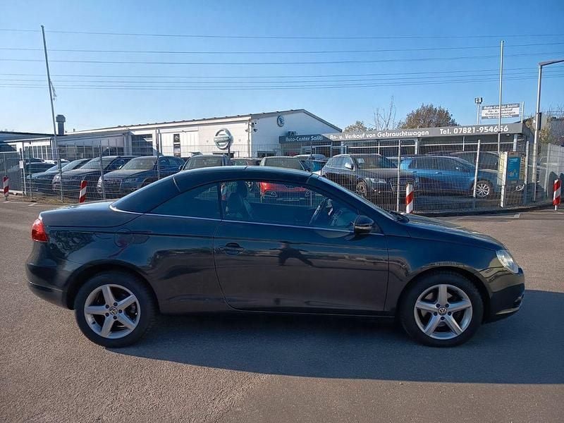 Używany VW Eos Edition 122 KM (89 kW) 2010 Brązowy Kabriolet