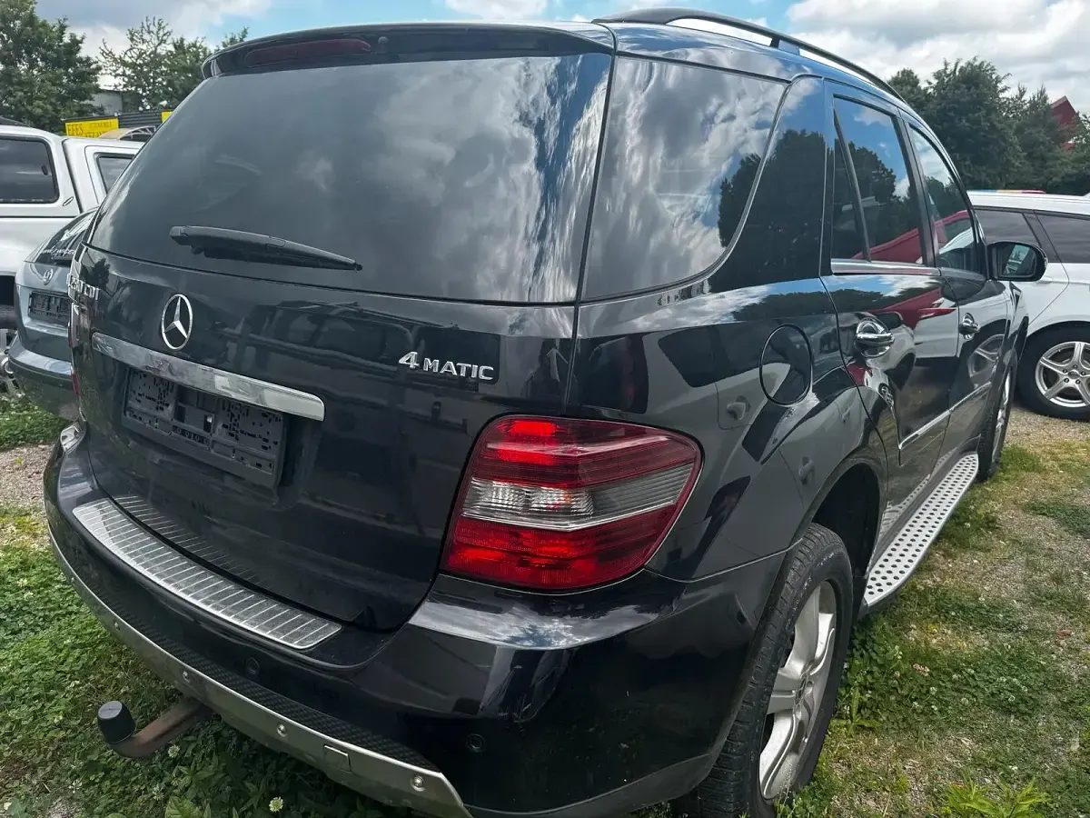 Gebraucht Mercedes ML280 190 PS (139 kW) 2008 Schwarz SUV