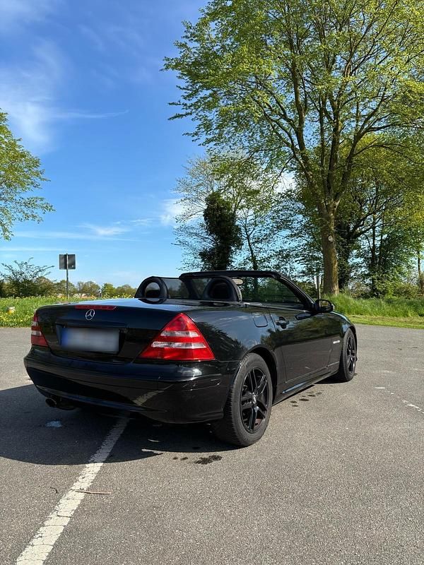 Gebraucht Mercedes SLK230 197 PS (144 kW) 2001 Schwarz Cabrio