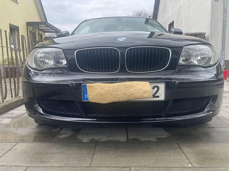 Gebraucht BMW 116 122 PS (89 kW) 2010 Schwarz Kleinwagen