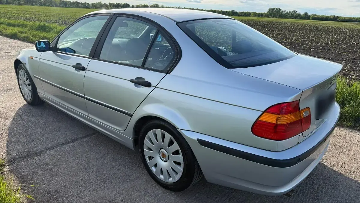 Gebraucht BMW 318 Sport Line 143 PS (105 kW) 2002 Silber Limousine
