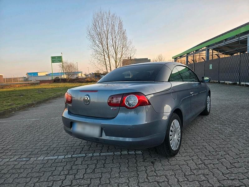 Gebraucht VW Eos 160 PS (117 kW) 2009 Grau Cabrio