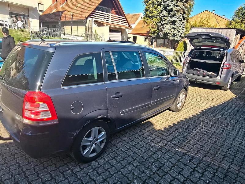 Gebraucht Opel Zafira 116 PS (85 kW) 2010 Blau Van / Kleinbus
