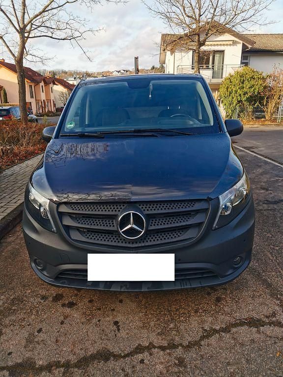 Grau Gebraucht 2019 Mercedes Vito Van | 20.300 € (Superpreis) - Bild 1/4