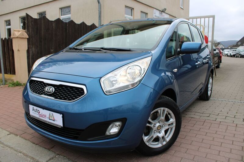 Blau Gebraucht 2013 Kia Venga Attract Kleinwagen | 5.990 € (Teuer) - Bild 1/4