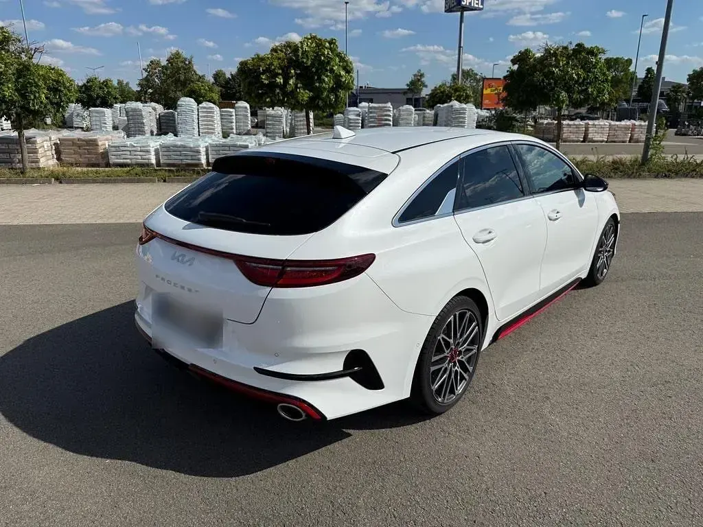 Gebraucht Kia ProCeed GT 204 PS (150 kW) 2024 Weiß Kombi