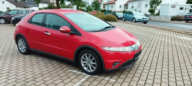 Rot Gebraucht 2008 Honda Civic Comfort Limousine | 3.900 € (Guter Preis) - Bild 1/4