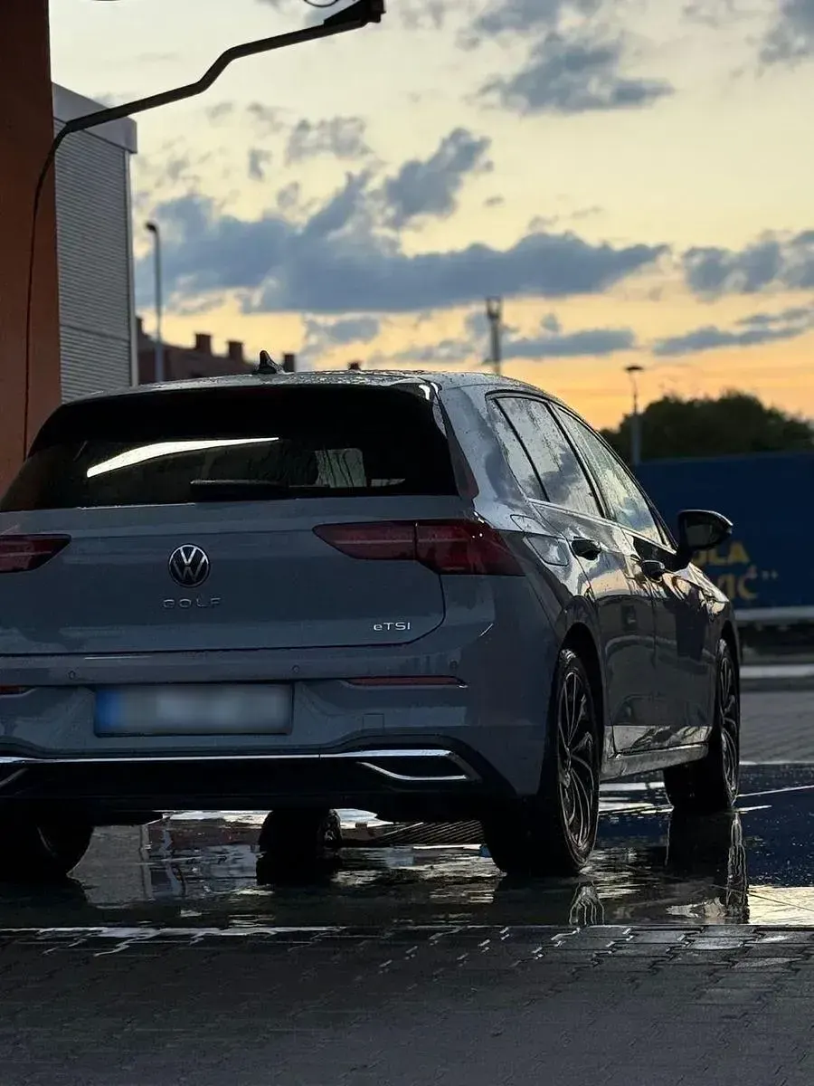 Second-hand VW Golf VII Style 150 CP (110 kW) 2020 Negru Hatchback