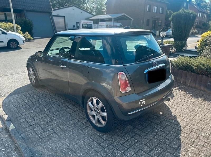 Usata Mini Cooper 90 CV (66 kW) 2006 Marrone Utilitaria