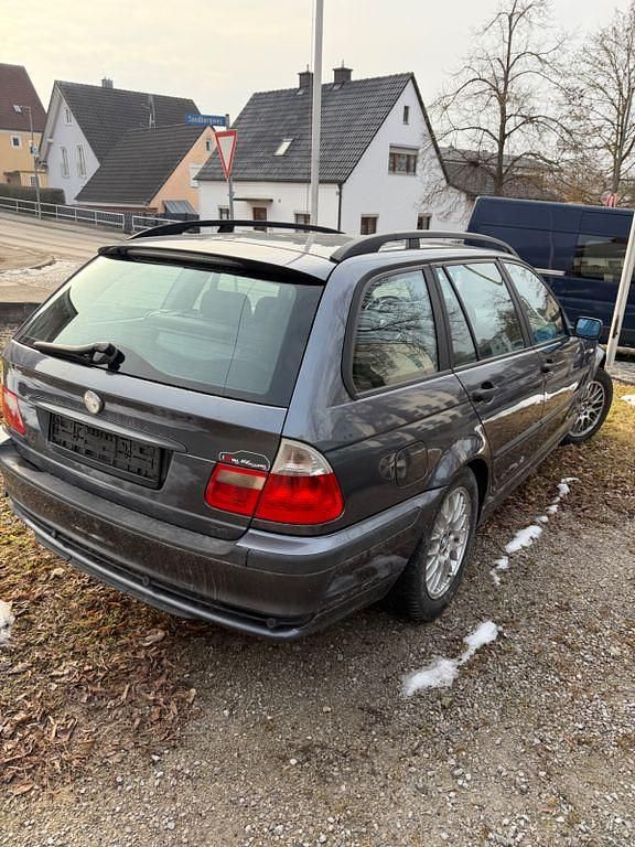 Gebraucht BMW 320 150 PS (110 kW) 2002 Grau Kombi