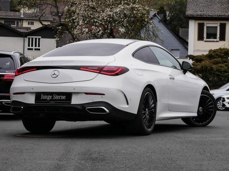 Gebraucht Mercedes CLE220 AMG 197 PS (144 kW) 2024 Unilack polarweiss Coupé