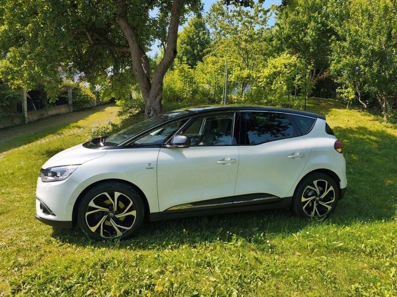 Weiß Gebraucht 2017 Renault Scénic IV Bose Edition Van / Kleinbus | 11.990 € (Fairer Preis) - Bild 1/4