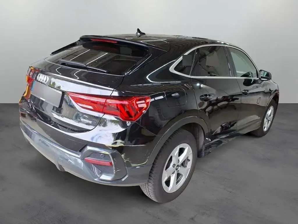 Gebraucht Audi Q3 Sportback Sport 190 PS (139 kW) 2022 Schwarz SUV