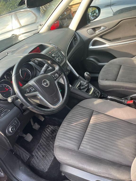 Gebraucht Opel Zafira 120 PS (88 kW) 2012 Braun Van / Kleinbus