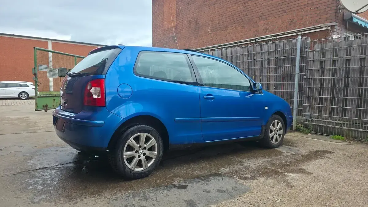 Gebraucht VW Polo 54 PS (39 kW) 2003 Blau Kleinwagen