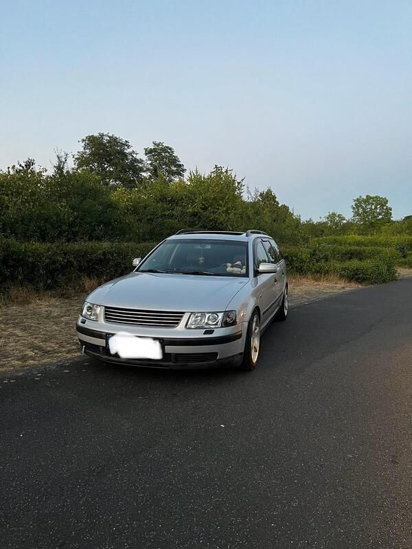 Silber Gebraucht 1998 VW Passat Kombi | 2.990 € (Teuer) - Bild 1/4