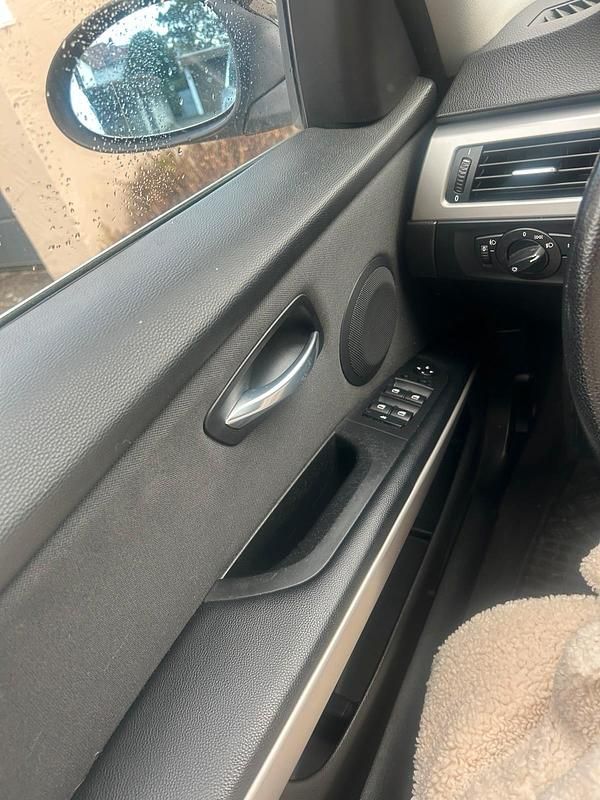 Gebraucht BMW 325 218 PS (160 kW) 2005 Silber Limousine