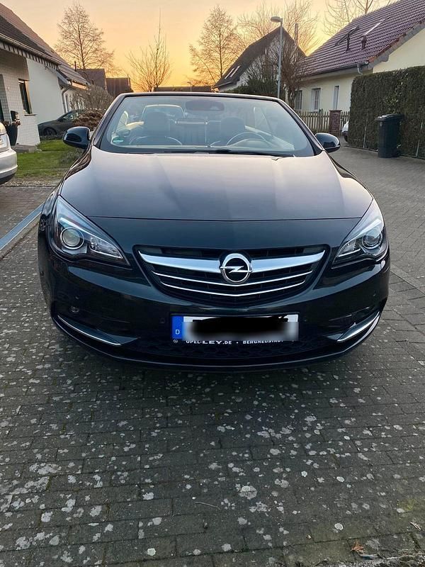 Gebraucht Opel Cascada 165 PS (121 kW) 2015 Schwarz Cabrio