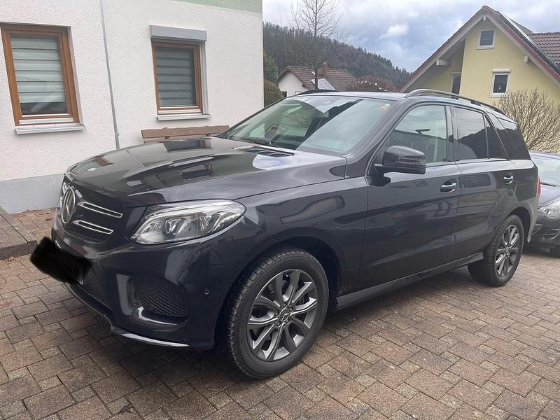 Gebraucht Mercedes GLE350 258 PS (189 kW) 2017 Schwarz SUV
