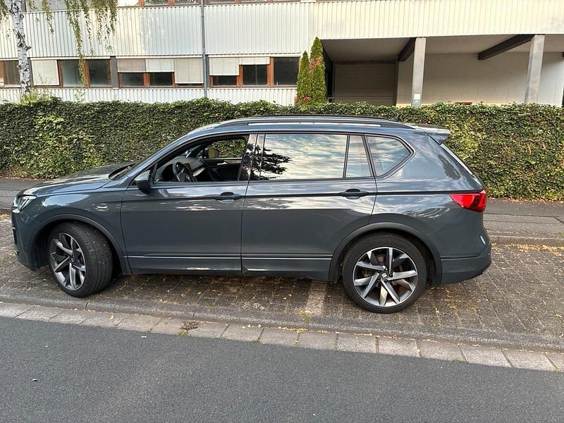 Grau Gebraucht 2021 Seat Tarraco FR SUV | 24.500 € (Superpreis) - Bild 1/2