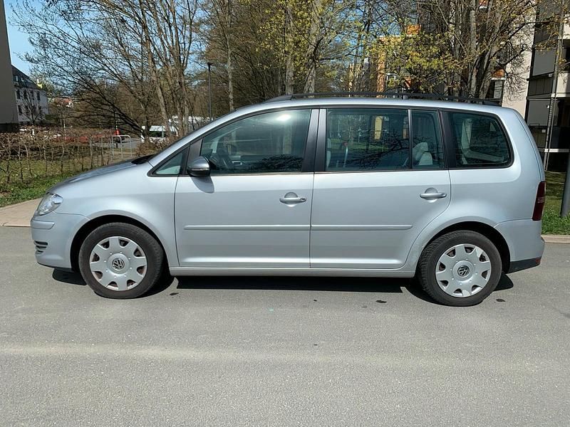 Gebraucht VW Touran 140 PS (102 kW) 2009 Grau Van / Kleinbus