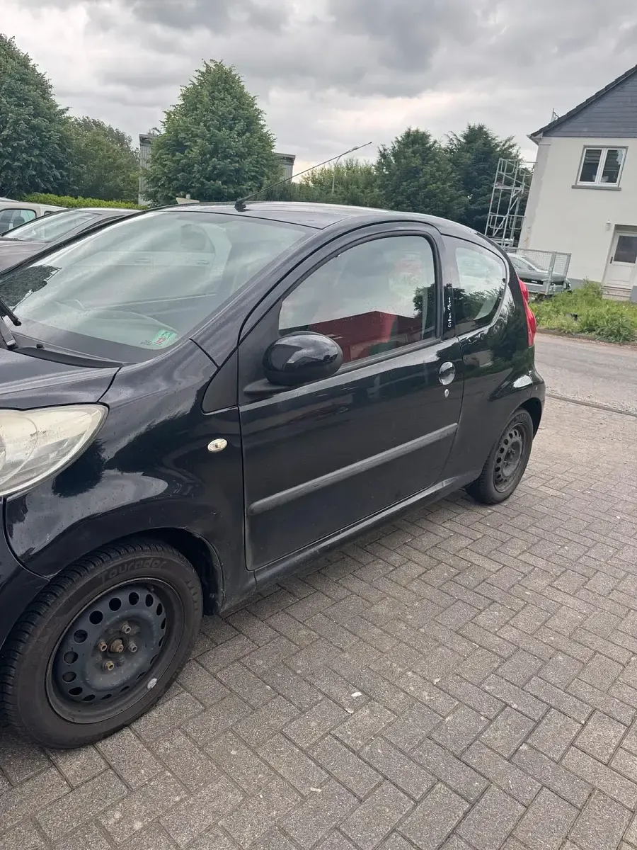 Gebraucht Peugeot 107 68 PS (50 kW) 2007 Schwarz Kleinwagen