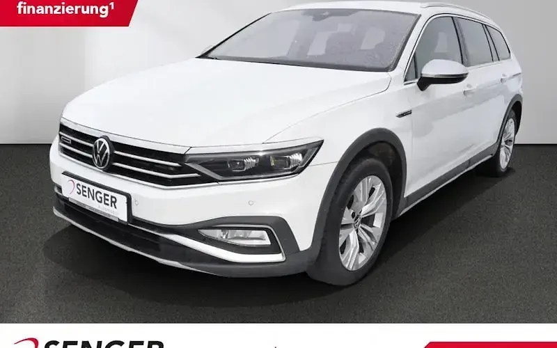 Używany VW Passat Alltrack 200 KM (147 kW) 2022 Biały Kombi