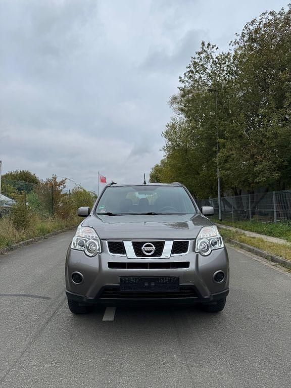 Grau Gebraucht 2011 Nissan X-Trail SUV | 9.499 € (Fairer Preis) - Bild 1/4
