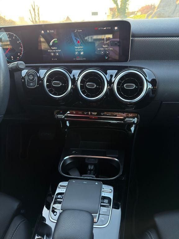 Gebraucht Mercedes A200 163 PS (119 kW) 2018 Grau Kleinwagen