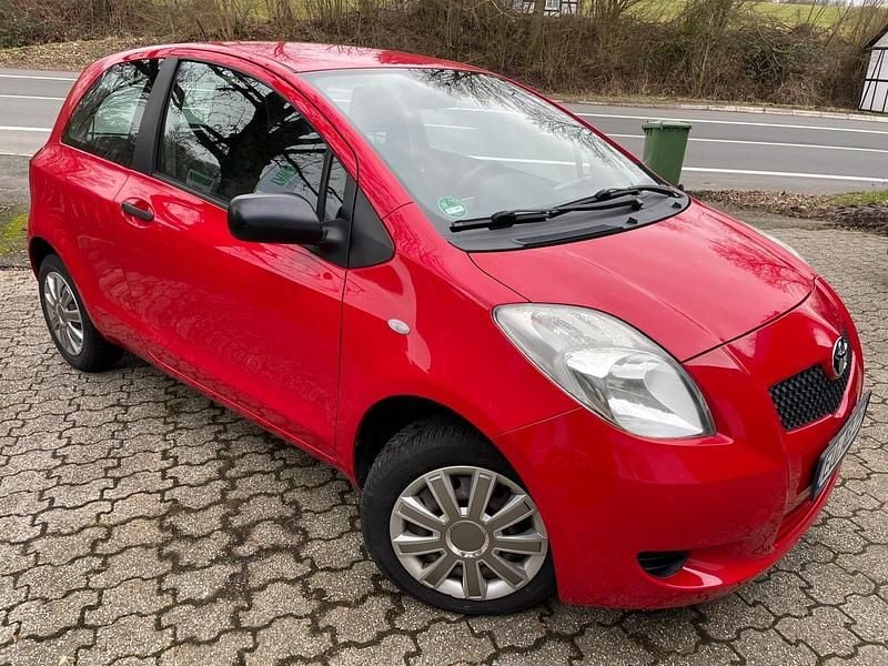 Gebraucht Toyota Yaris 69 PS (50 kW) 2007 Rot Kleinwagen