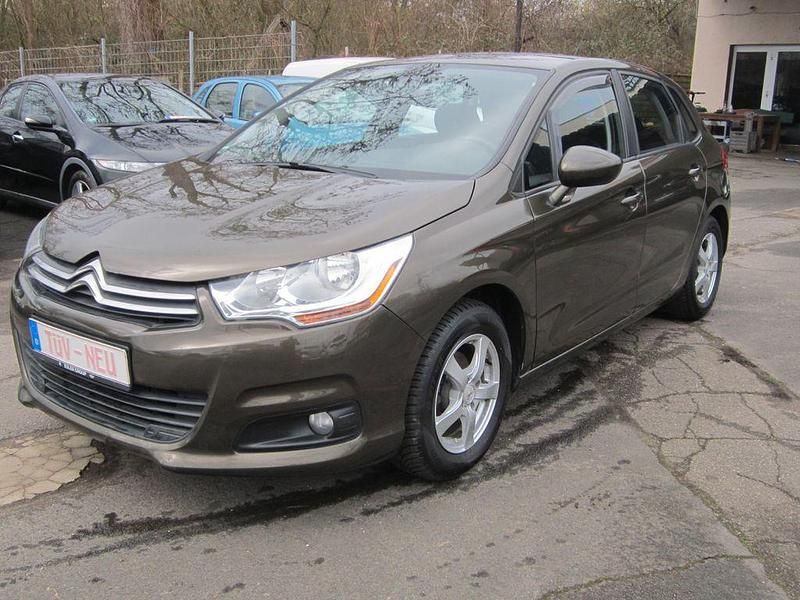 Second-hand Citroën C4 Attraction 95 CP (69 kW) 2012 Maro Berlinǎ