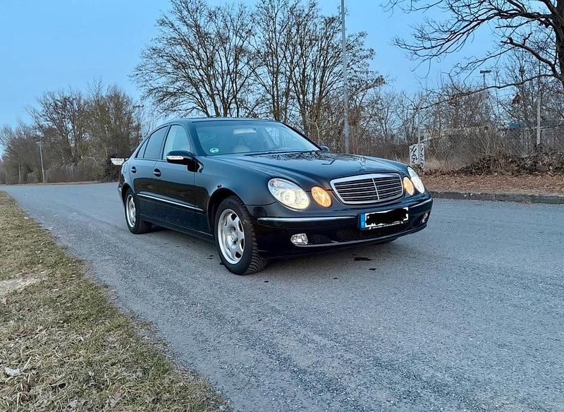 Gebraucht Mercedes E200 122 PS (89 kW) 2004 Schwarz Limousine