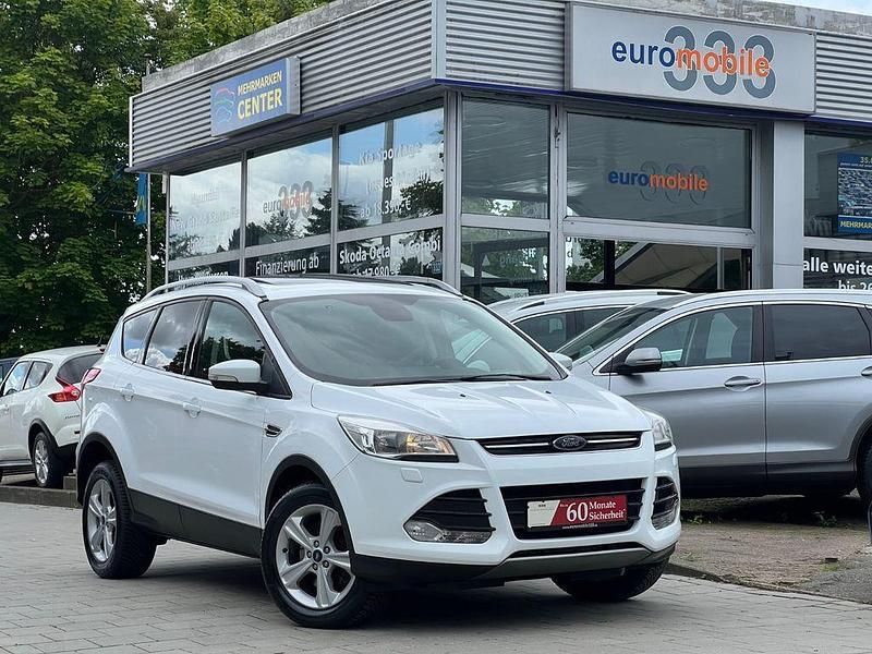 Weiß Gebraucht 2016 Ford Kuga Titanium SUV | 10.790 € (Guter Preis) - Bild 1/4