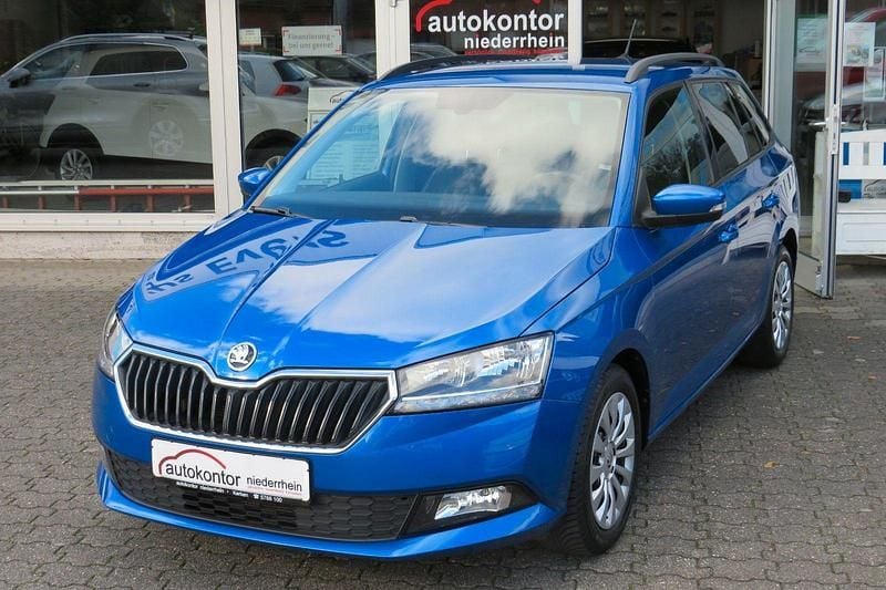 Blau Gebraucht 2022 Skoda Fabia Ambition Kombi | 14.990 € (Fairer Preis) - Bild 1/4