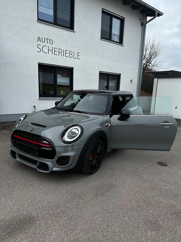 Grau Gebraucht 2020 Mini John Cooper Works Kleinwagen | 23.500 € (Fairer Preis) - Bild 1/4