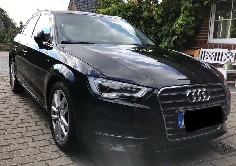 Schwarz Gebraucht 2018 Audi A3 Sportback Ambiente Limousine | 13.900 € (Etwas zu teuer) - Bild 1/4