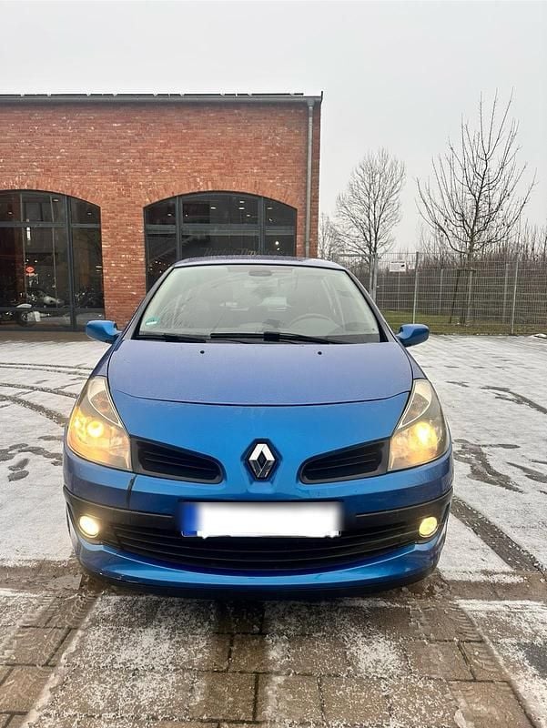 Blau Gebraucht 2005 Renault Clio III Kleinwagen | 3.300 € (Fairer Preis) - Bild 1/4