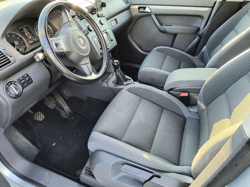 Silber Gebraucht 2013 VW Touran Highline Van / Kleinbus | 5.500 € (Guter Preis) - Bild 1/3