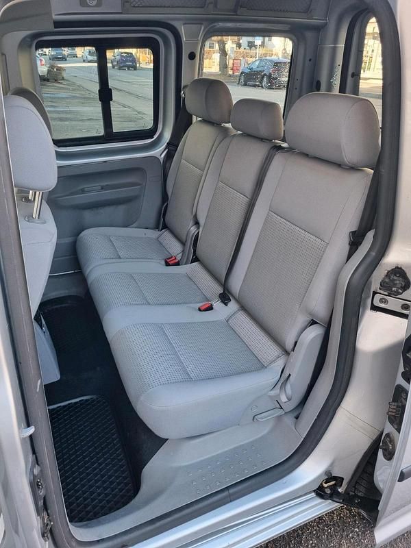 Gebraucht VW Caddy Life 105 PS (77 kW) 2009 Silber Van / Kleinbus