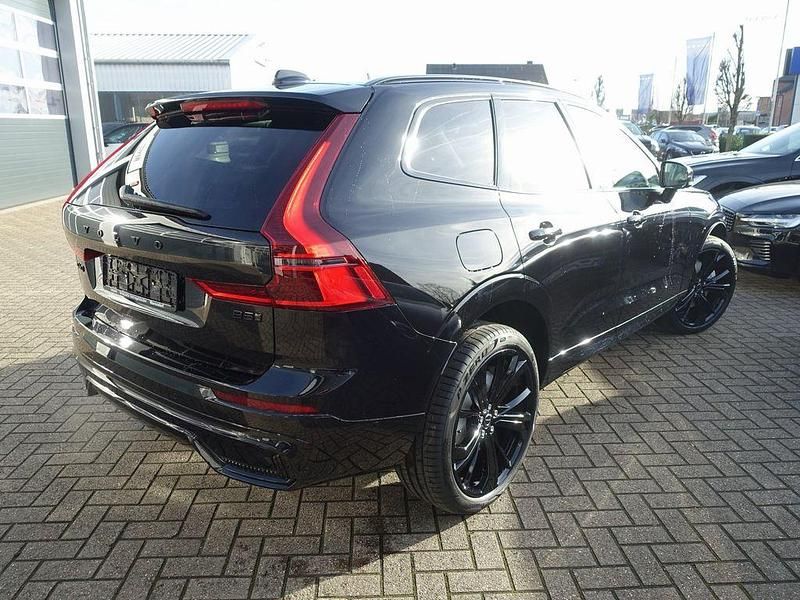 Neu Volvo XC60 Plus 250 PS (183 kW) 2026 Schwarz SUV