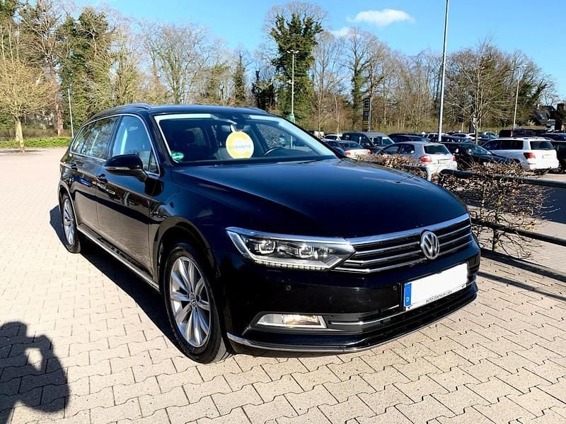Gebraucht VW Passat Highline 150 PS (110 kW) 2015 Schwarz Kombi